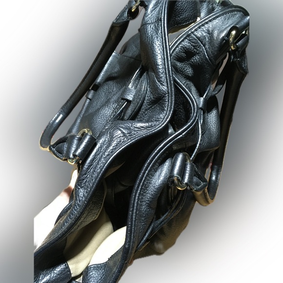 Isaac Mizrahi Live Leather Drawstring Sides Large Tote Handbag - Picture 6 of 16